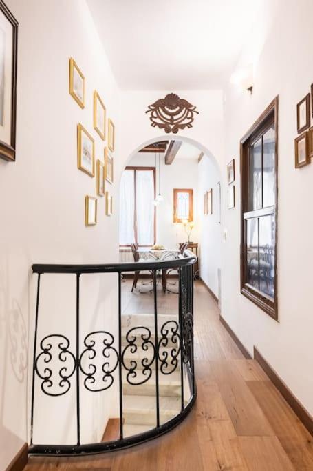 Ca' Della Madoneta - Vista Canale Венеція Екстер'єр фото
